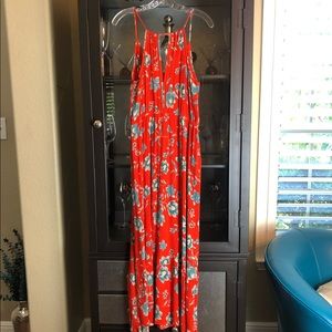 ⬇️Pretty Patrons of Peace Floral Maxi